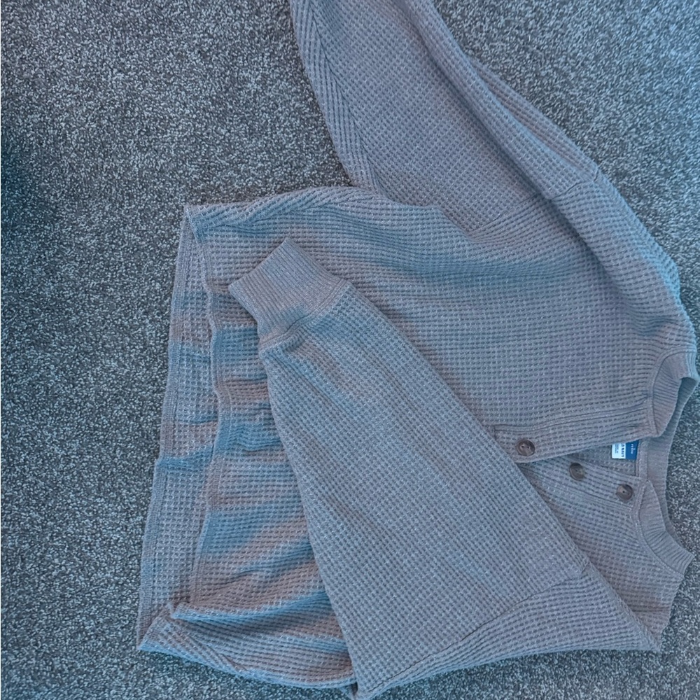 Old Navy Gray Knit Sweater